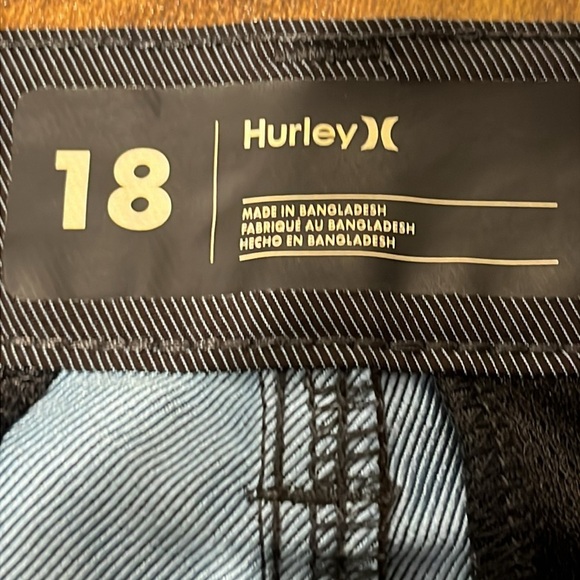 HURLEY Boys 18 H2O-DRI Flat Front Walk Shorts Hybrid Board Shorts Gray Black EUC - Picture 6 of 6